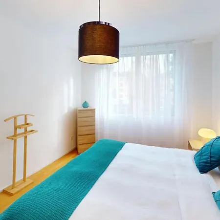 Center Apartments, Minutes Away From The Lake! Am53