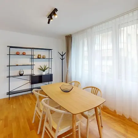 Апартаменти Center Apartments, Minutes Away From The Lake! Am53 Лозанна