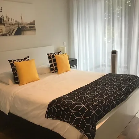 Center Apartments, Minutes Away From The Lake! Am53