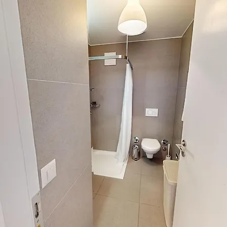 Center Apartments, Minutes Away From The Lake! Am53