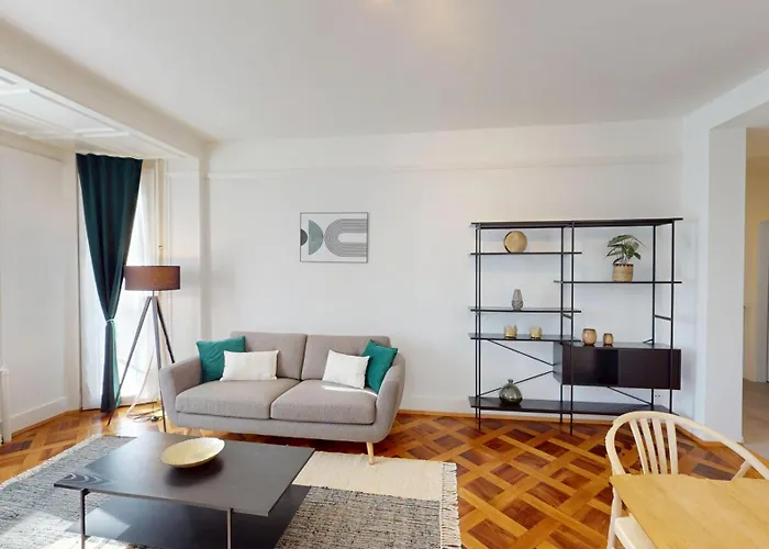 Center Apartments, Minutes Away From The Lake! Am53