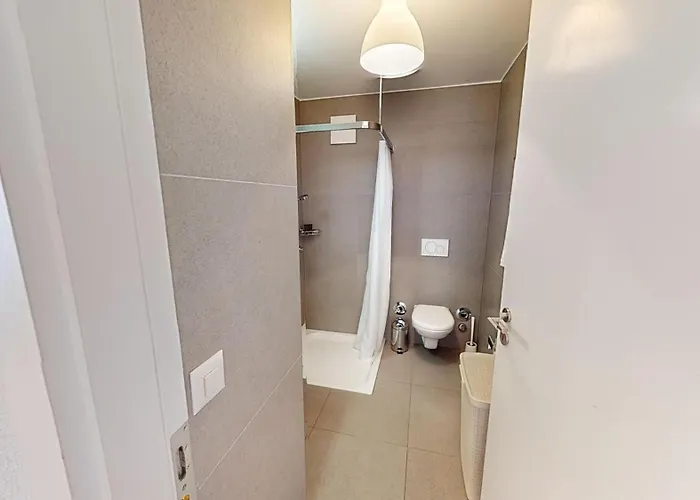 Center Apartments, Minutes Away From The Lake! Am53