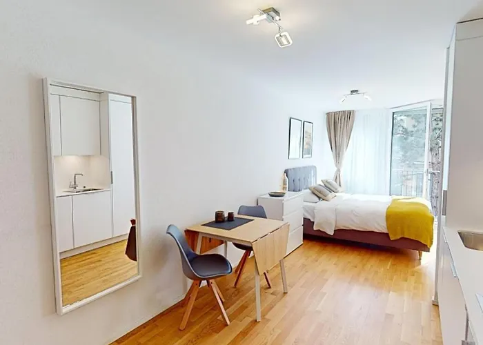 Center Apartments, Minutes Away From The Lake! Am53