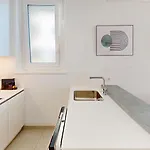 Center Apartments, Minutes Away From The Lake! Am53 Διαμέρισμα Λωζάνη